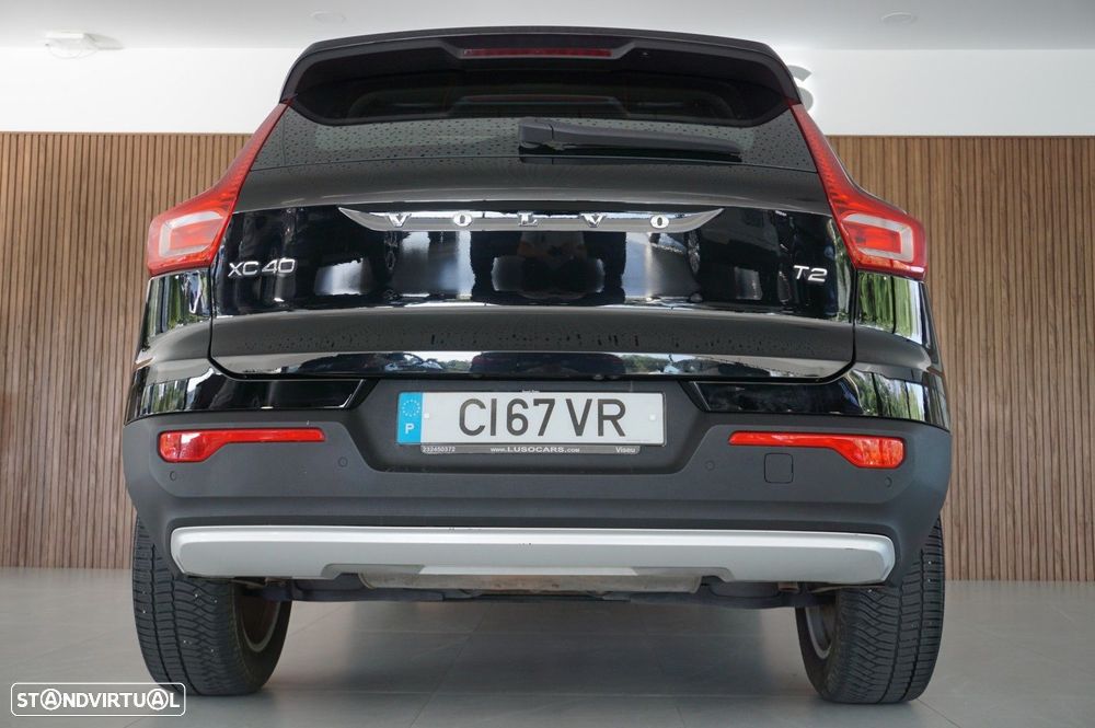 Volvo XC 40 T2 Momentum Pro - 46