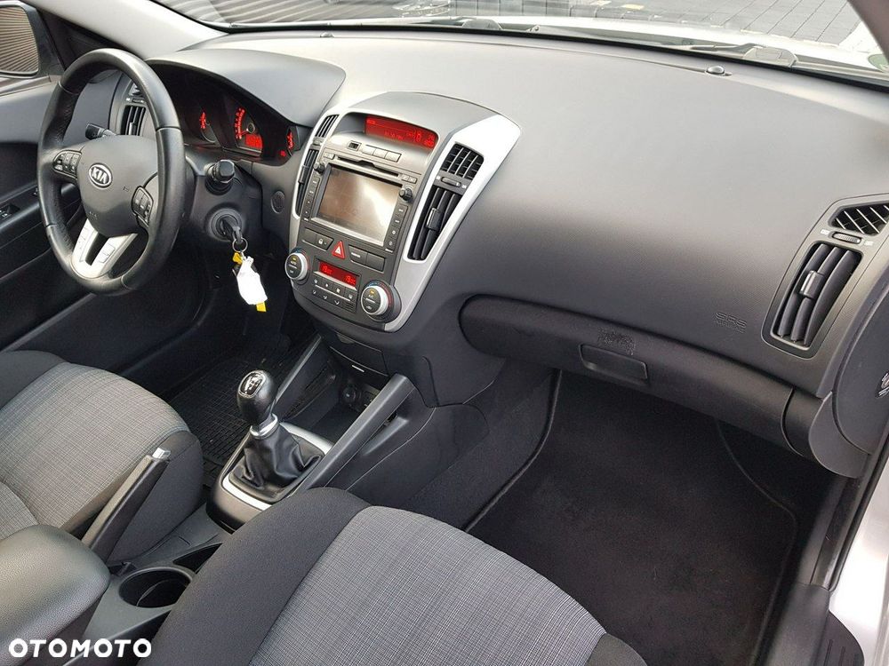 Kia Ceed - 19