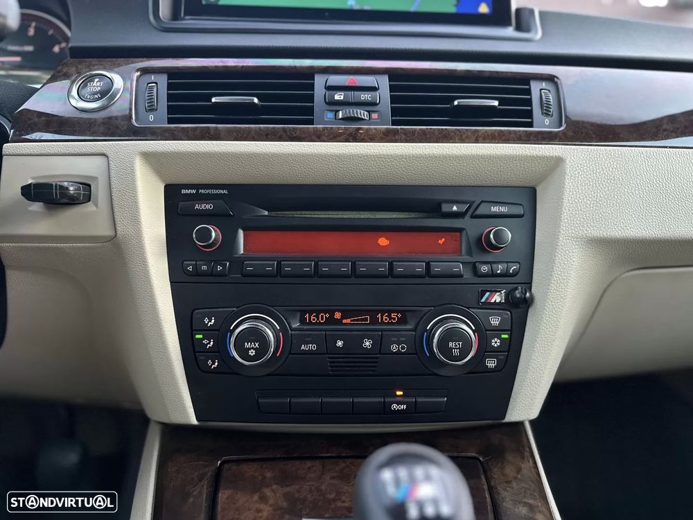 BMW 320 d Coupe - 24