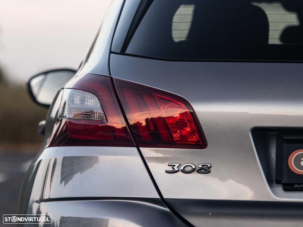 Peugeot 308 1.2 PureTech Allure Pack EAT8 - 18