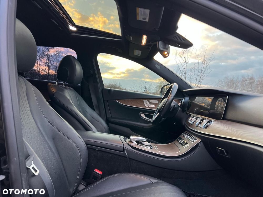 Mercedes-Benz Klasa E 350 9G-TRONIC AMG Line - 13