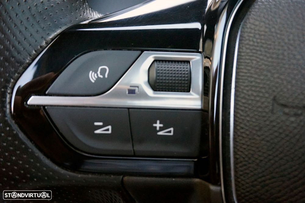 Peugeot e-208 50 kWh GT Line - 19