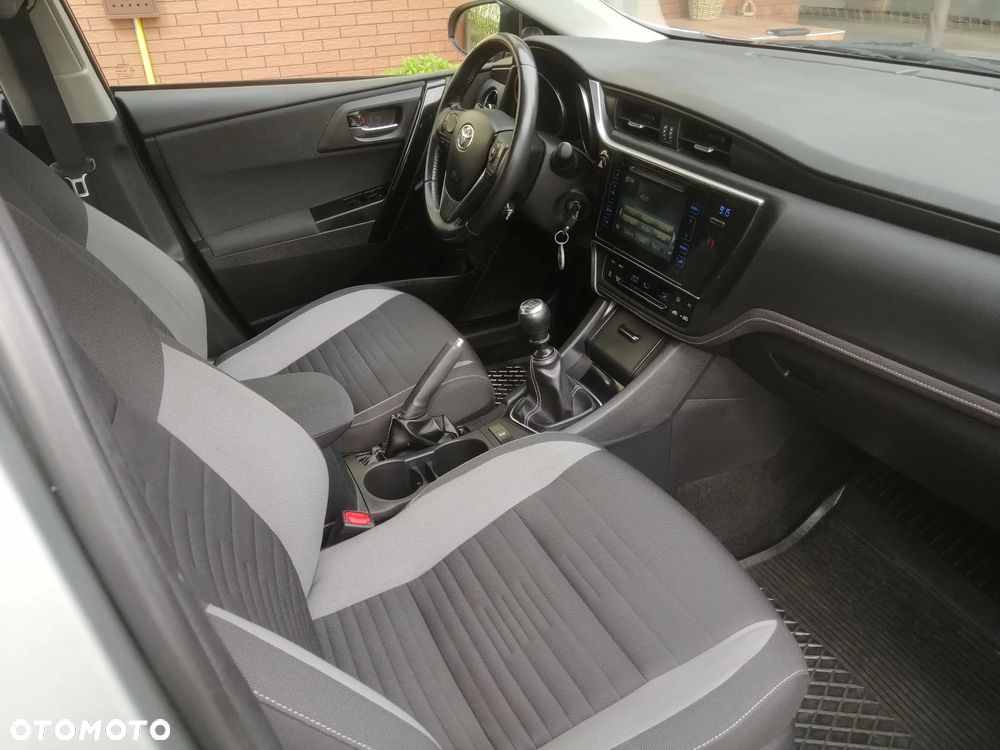 Toyota Auris 1.33 Dual-VVT-i Edition - 27