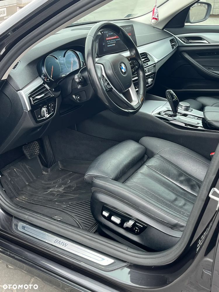 BMW Seria 5 530d xDrive - 9