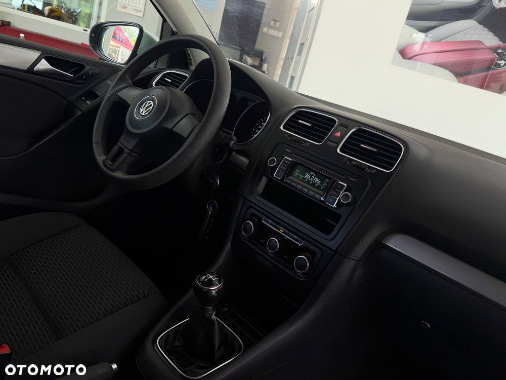 Volkswagen Golf - 33