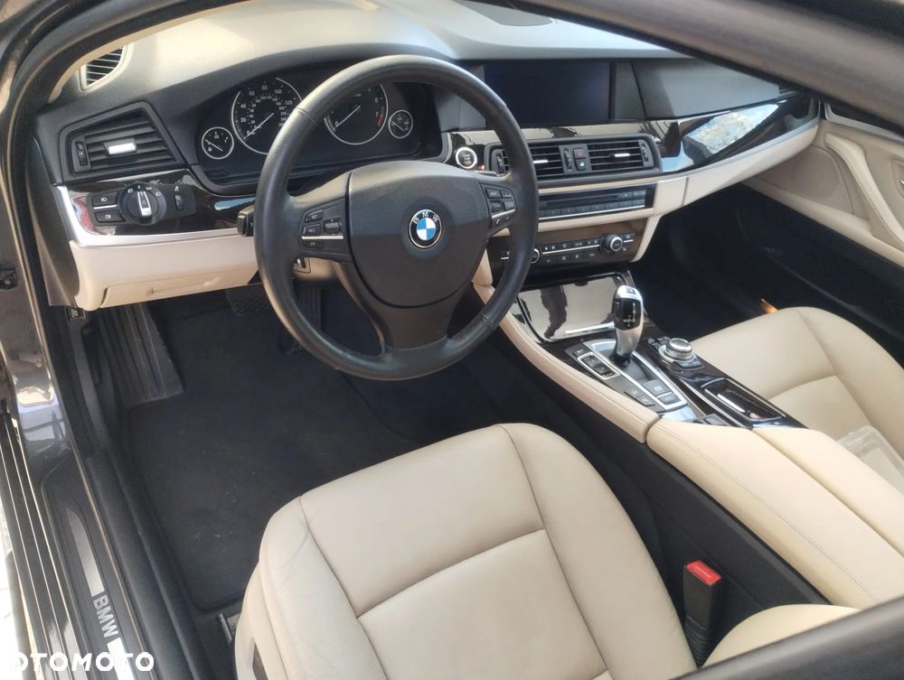 BMW Seria 5 528i xDrive Sport-Aut - 19