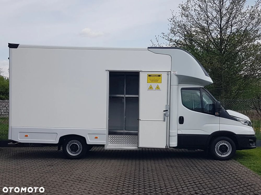 Iveco DAILY KONTENER NISKOPODŁOGOWY 4,43x2,23x2,42 SKLEP KAMPER KONIOWÓZ BAR KLIMA - 27