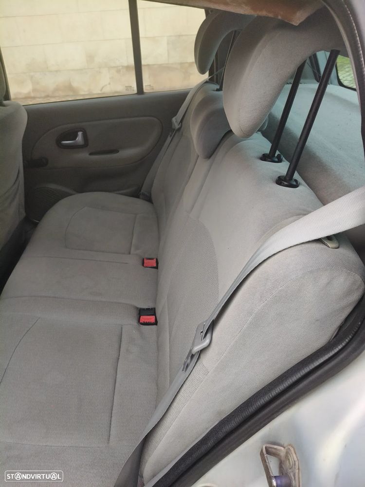 Renault Clio 1.2 16V Privilège - 2