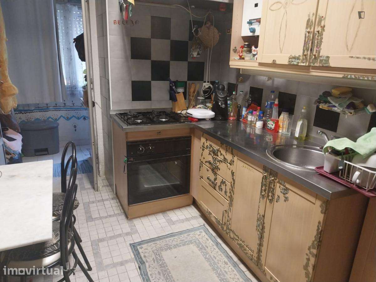 Quarto - localizado em Picoas Lisbon - Grande imagem: 2/10