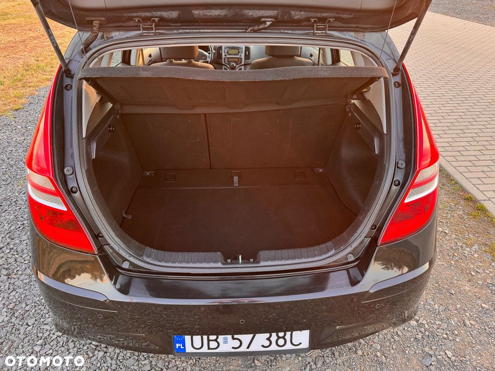 Hyundai i30 1.6 CRDi Premium - 11