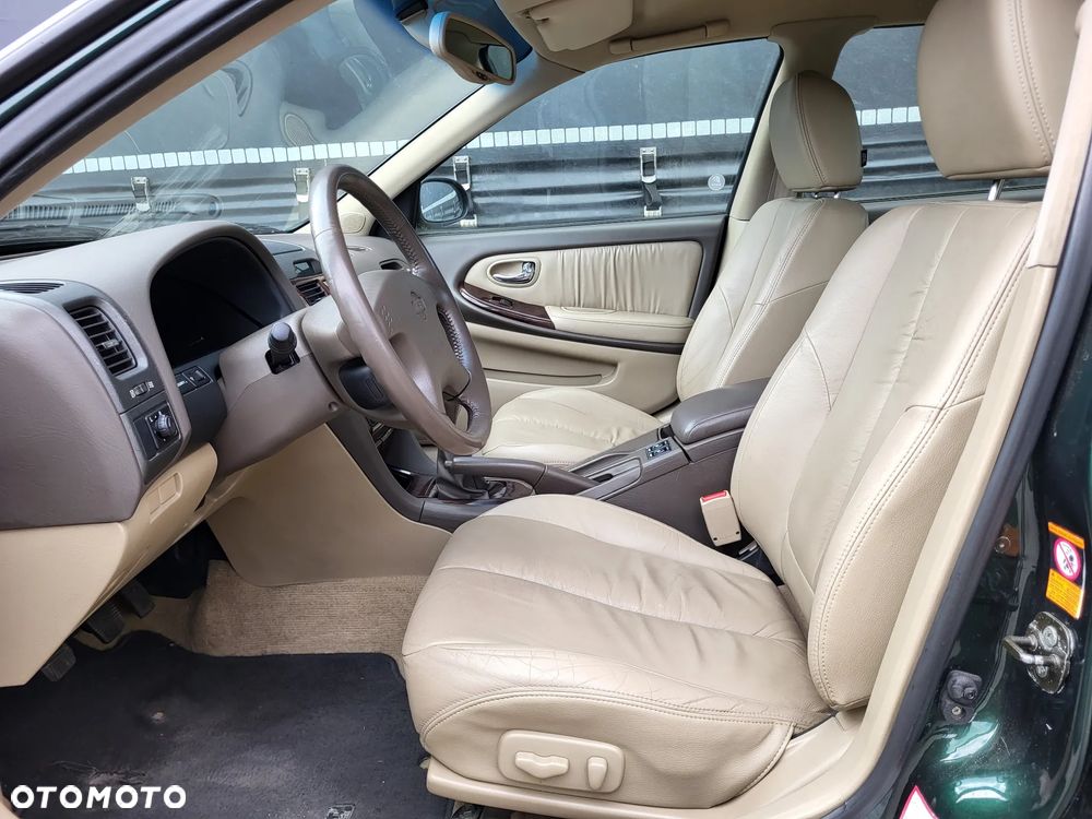 Nissan Maxima 2.0 Elegance - 17