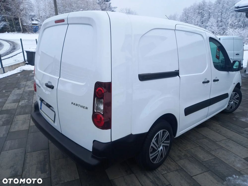 Peugeot Partner 1.6HDI 3-osob 2018 L2 Long VAT-23% Salon PL Klima Tempomat Długi - 17