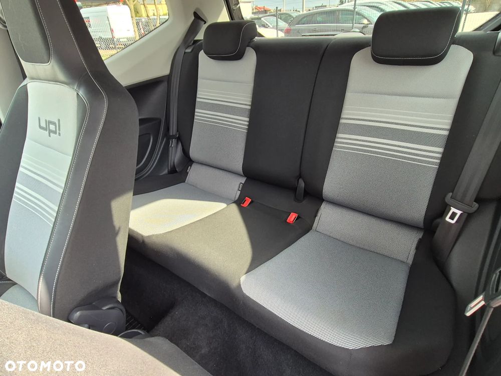 Volkswagen up! 1.0 street - 27