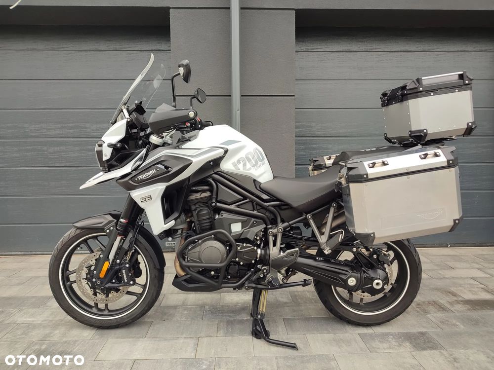Triumph Tiger - 1