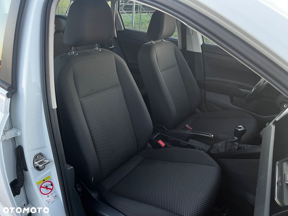 Volkswagen Polo - 19