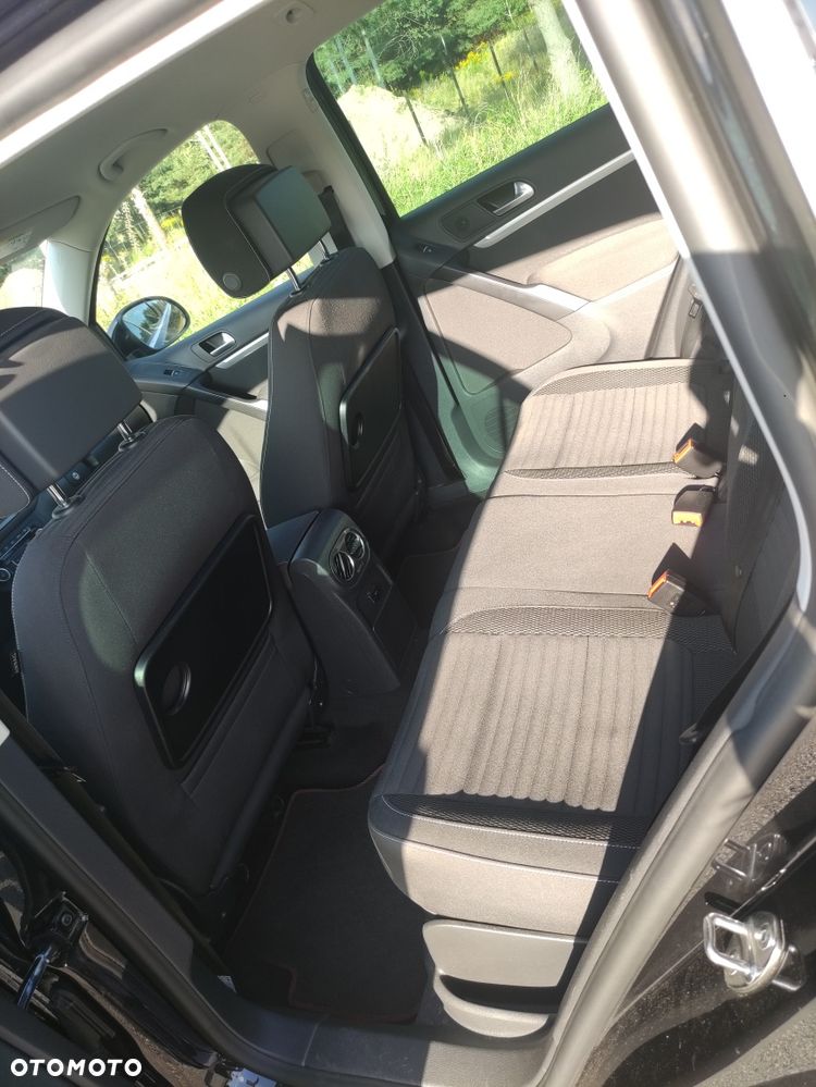 Volkswagen Tiguan - 8