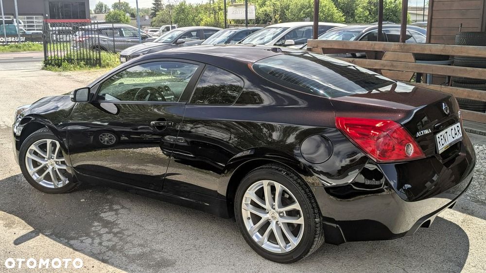 Nissan Altima - 11