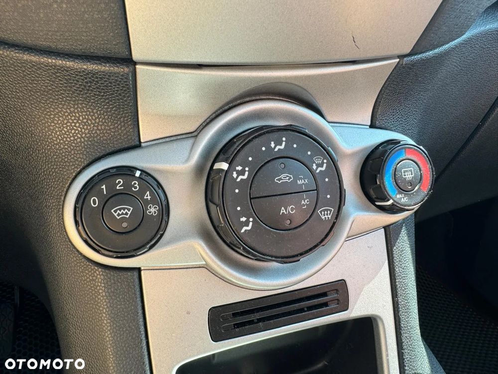 Ford Fiesta - 13