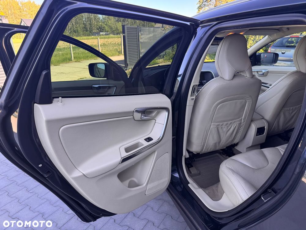 Volvo XC 60 T5 Summum - 9