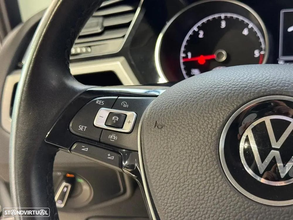 VW Touran 2.0 TDI Confortline - 35