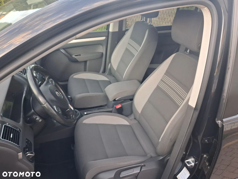 Volkswagen Touran - 9