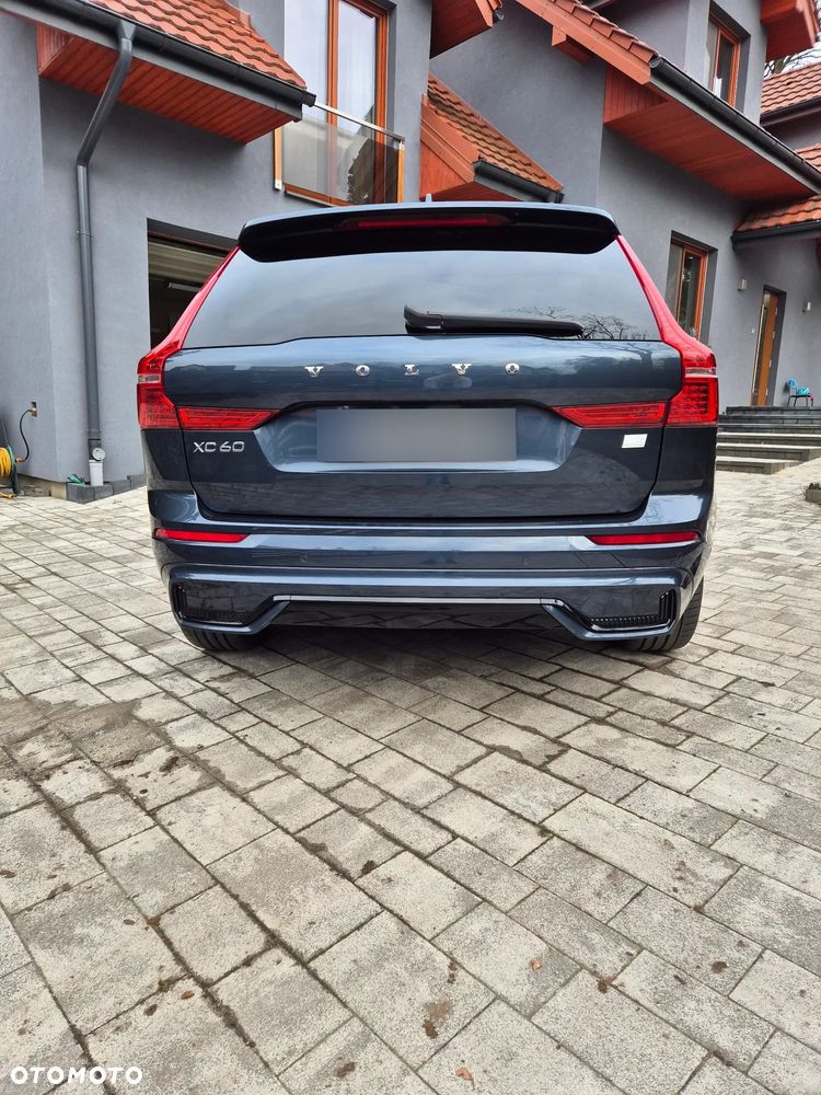 Volvo XC 60 T6 Plug-In Hybrid AWD R-Design - 4