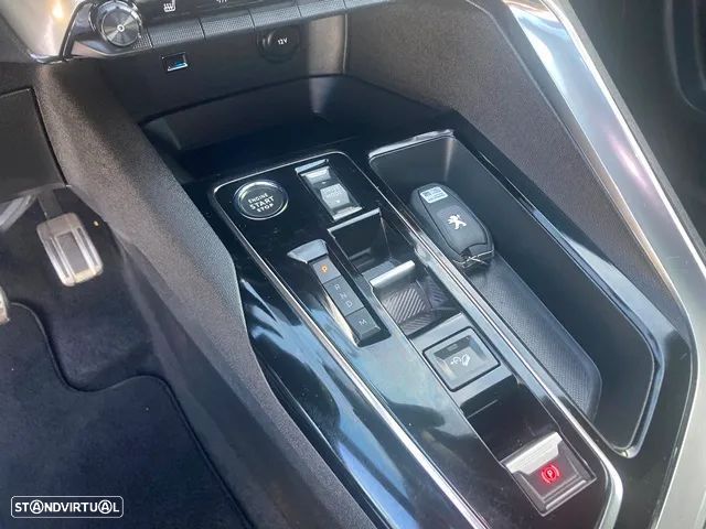 Peugeot 3008 PureTech 130 Stop & Start GPF EAT8 GT - 24