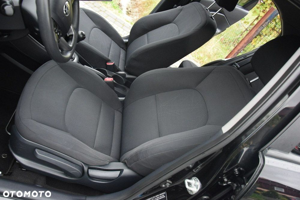 Kia Rio 1.2 Attract - 29