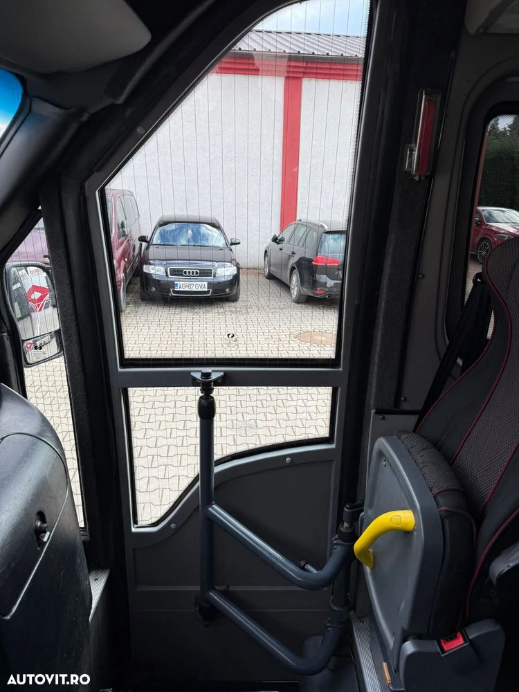 Mercedes-Benz Sprinter - 10