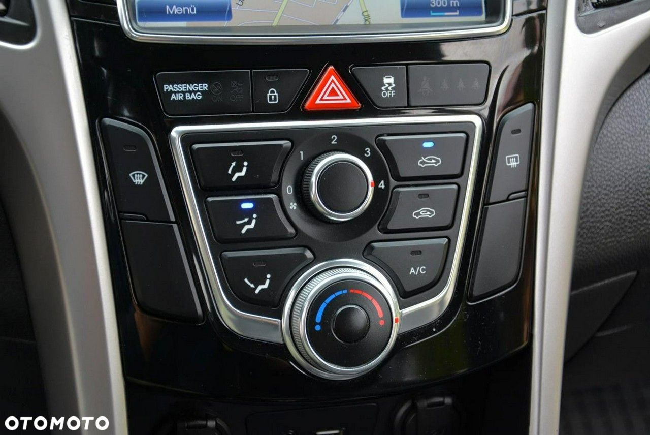 Hyundai i30 Kombi 1.4 Trend - 29