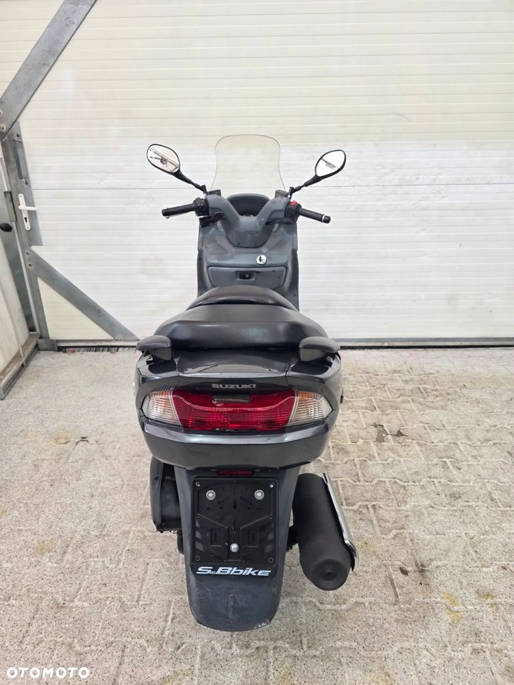 Suzuki Burgman - 23