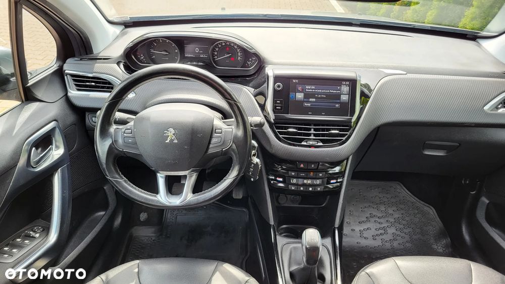 Peugeot 2008 1.2 Pure Tech Allure S&S - 8