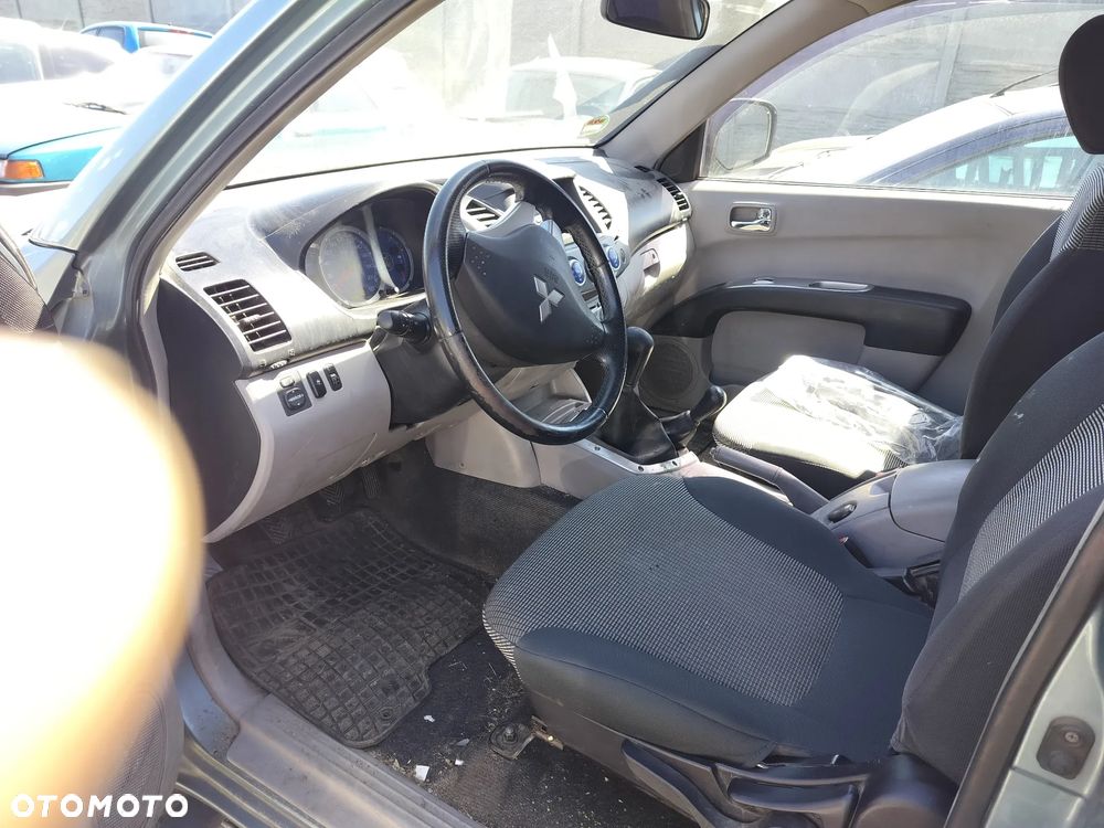 Mitsubishi L200 - 3