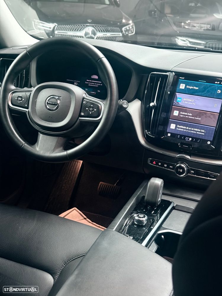 Volvo XC 60 B4 D AWD Plus Dark - 17