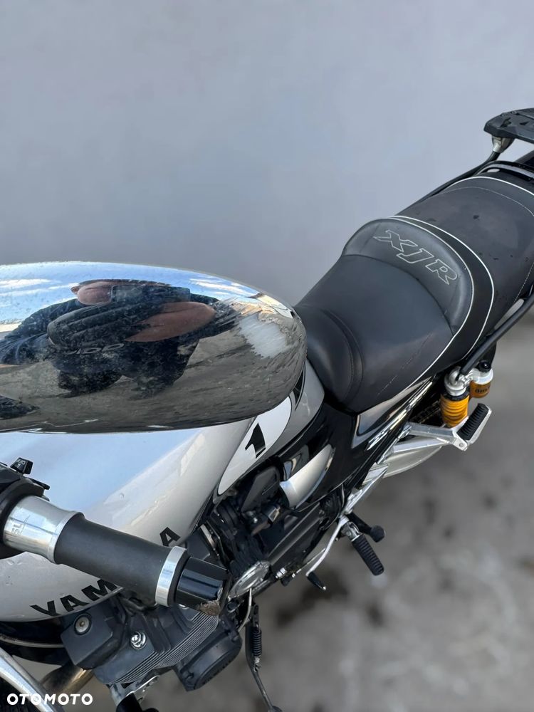 Yamaha XJR - 14