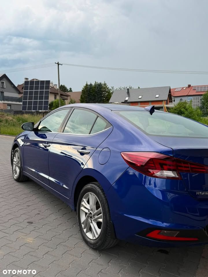 Hyundai Elantra 1.6 Comfort - 14