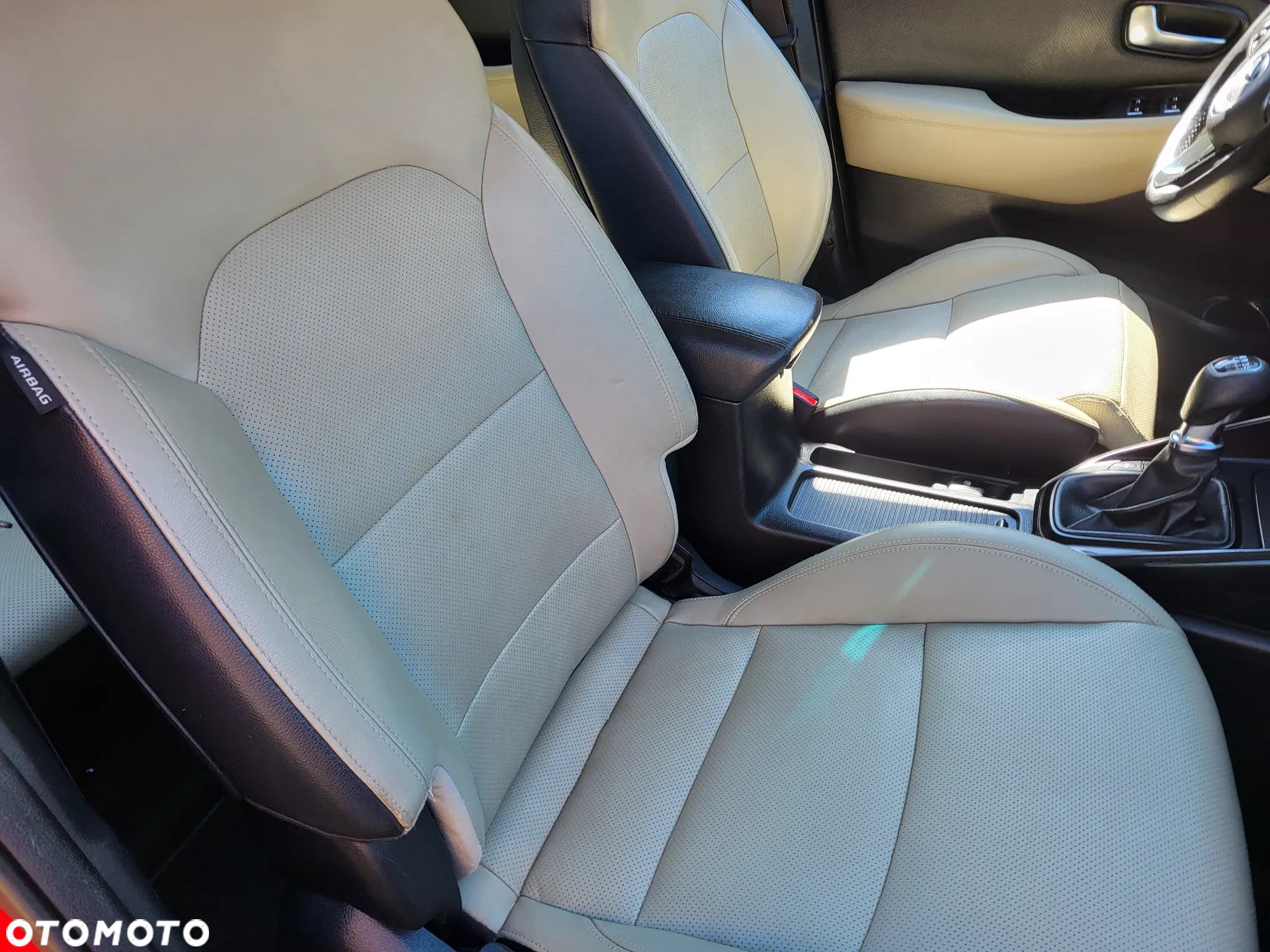 Kia Carens - 23