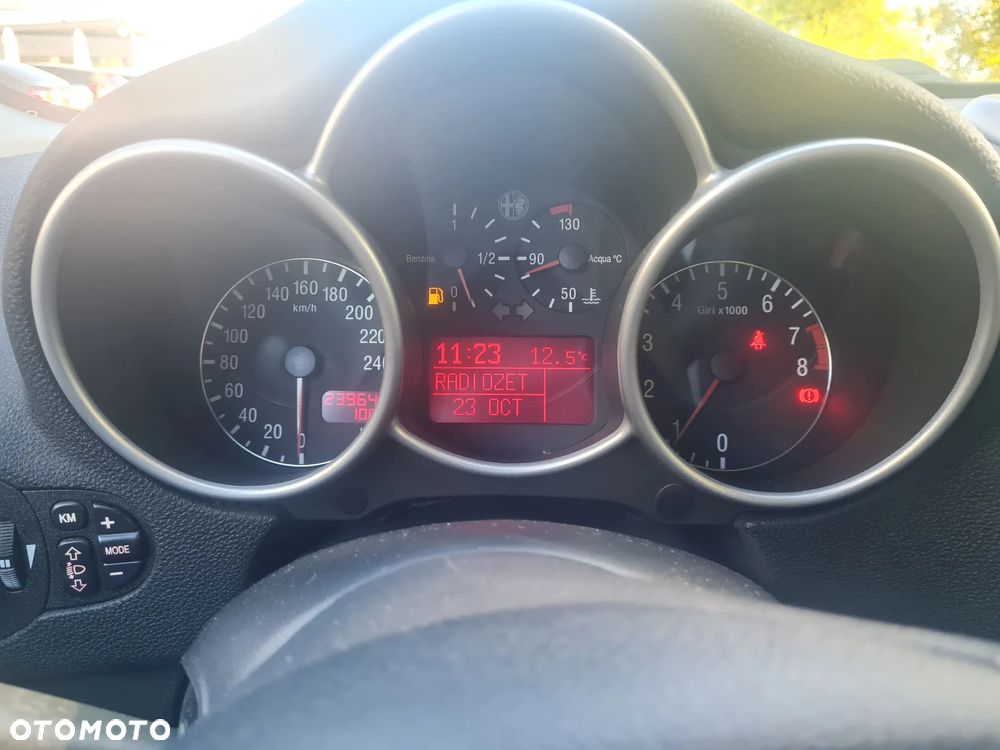 Alfa Romeo 147 - 24