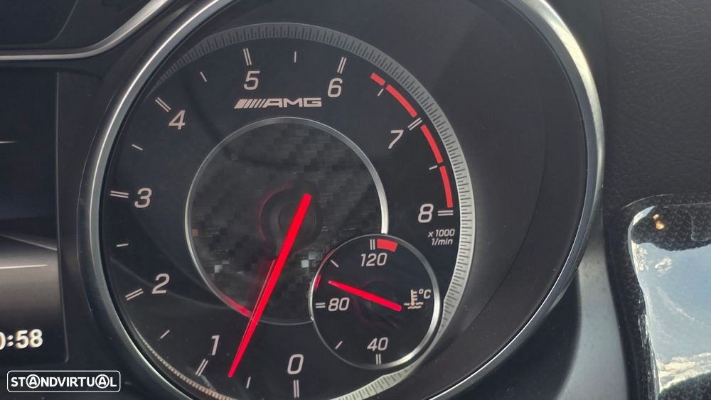 Mercedes-Benz CLA 45 AMG 4Matic Speedshift 7G-DCT Yellow Night Edition - 36