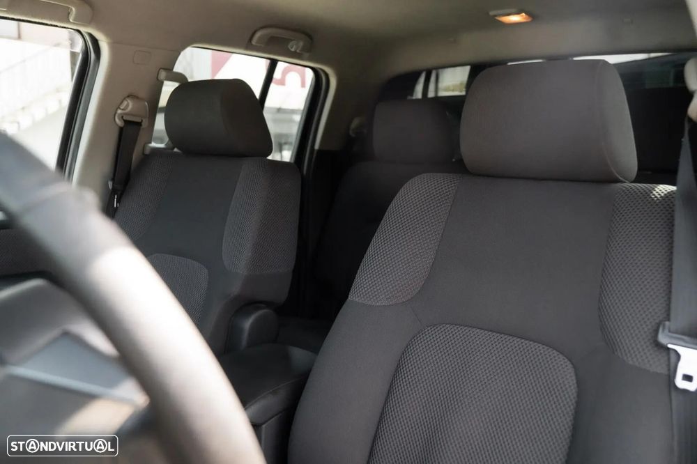 Nissan Navara 2.5 dCi CD Pilot Hi-Tech - 21