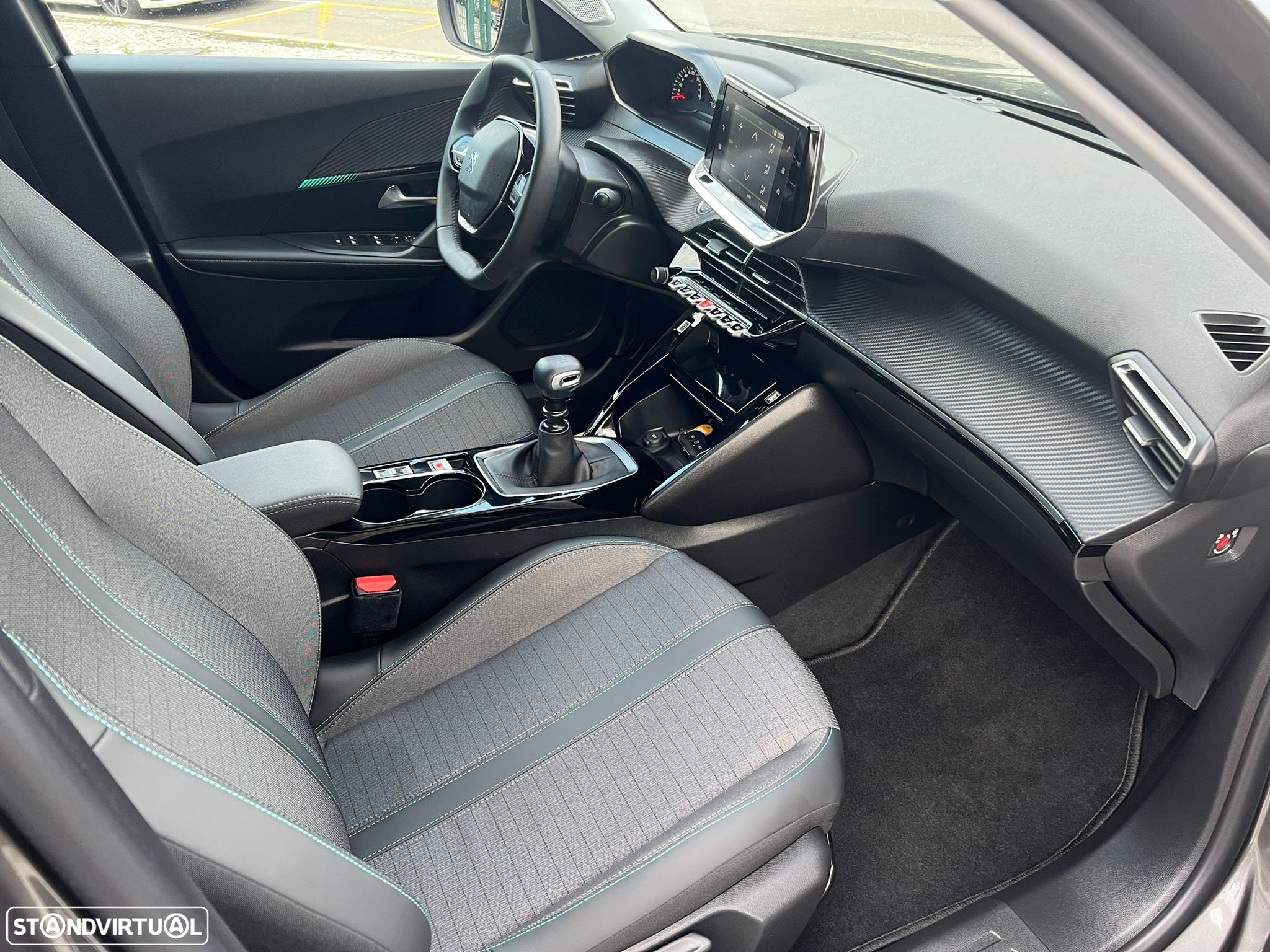 Peugeot 2008 - 12