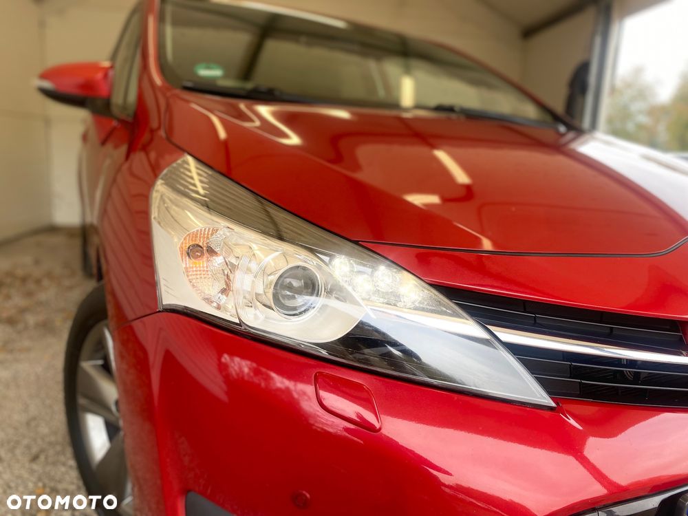 Toyota Verso 1.8 Premium MS - 16