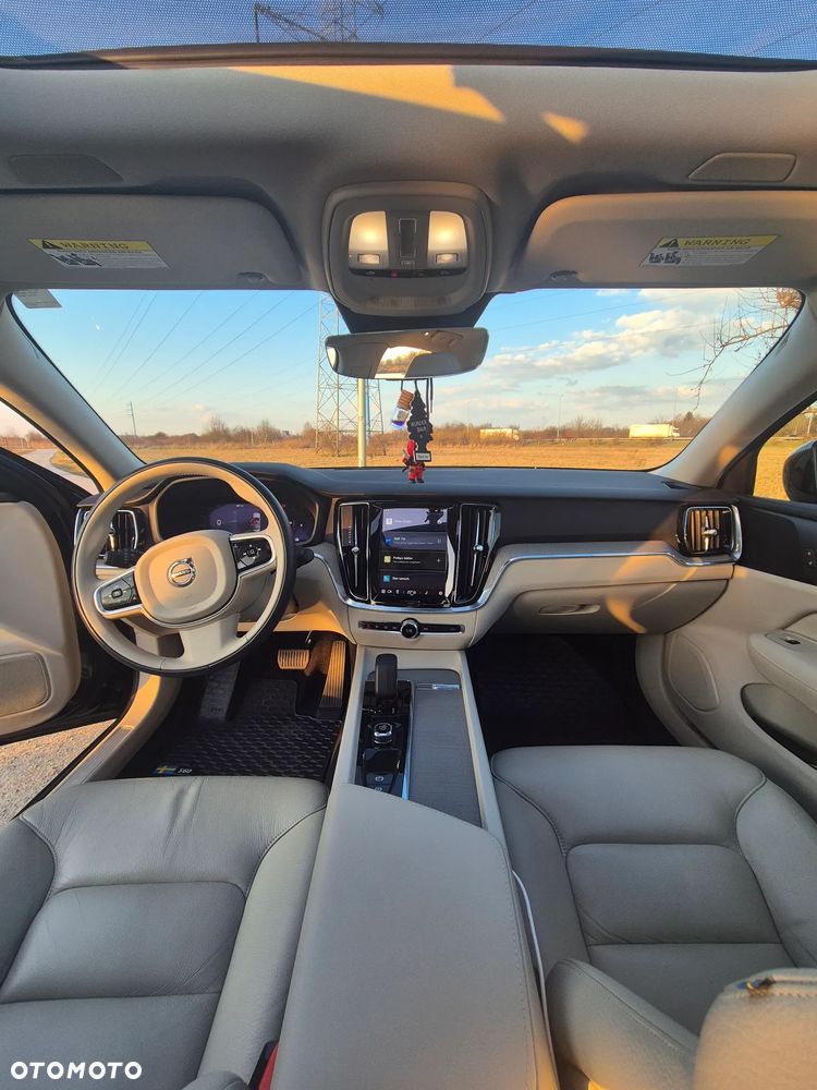 Volvo S60 B5 B AWD Plus Dark - 16