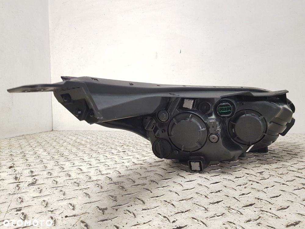 KIA CEED 3 III LAMPA LEWA PRZEDNIA PRZÓD SOCZEWKA 18- EUROPA 92101-J7050 J792111010 - 10
