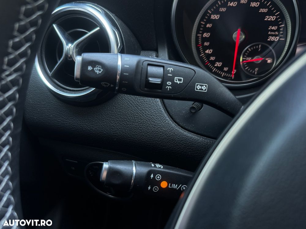 Mercedes-Benz GLA 200 d 7G-DCT Style - 19