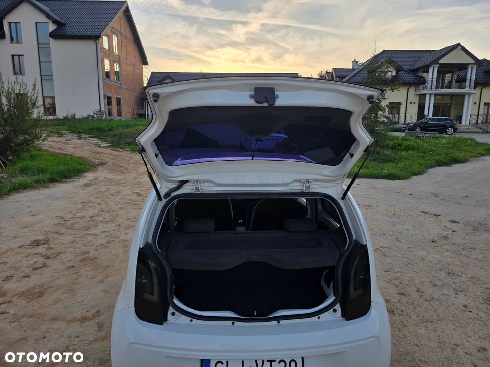 Volkswagen up! - 3