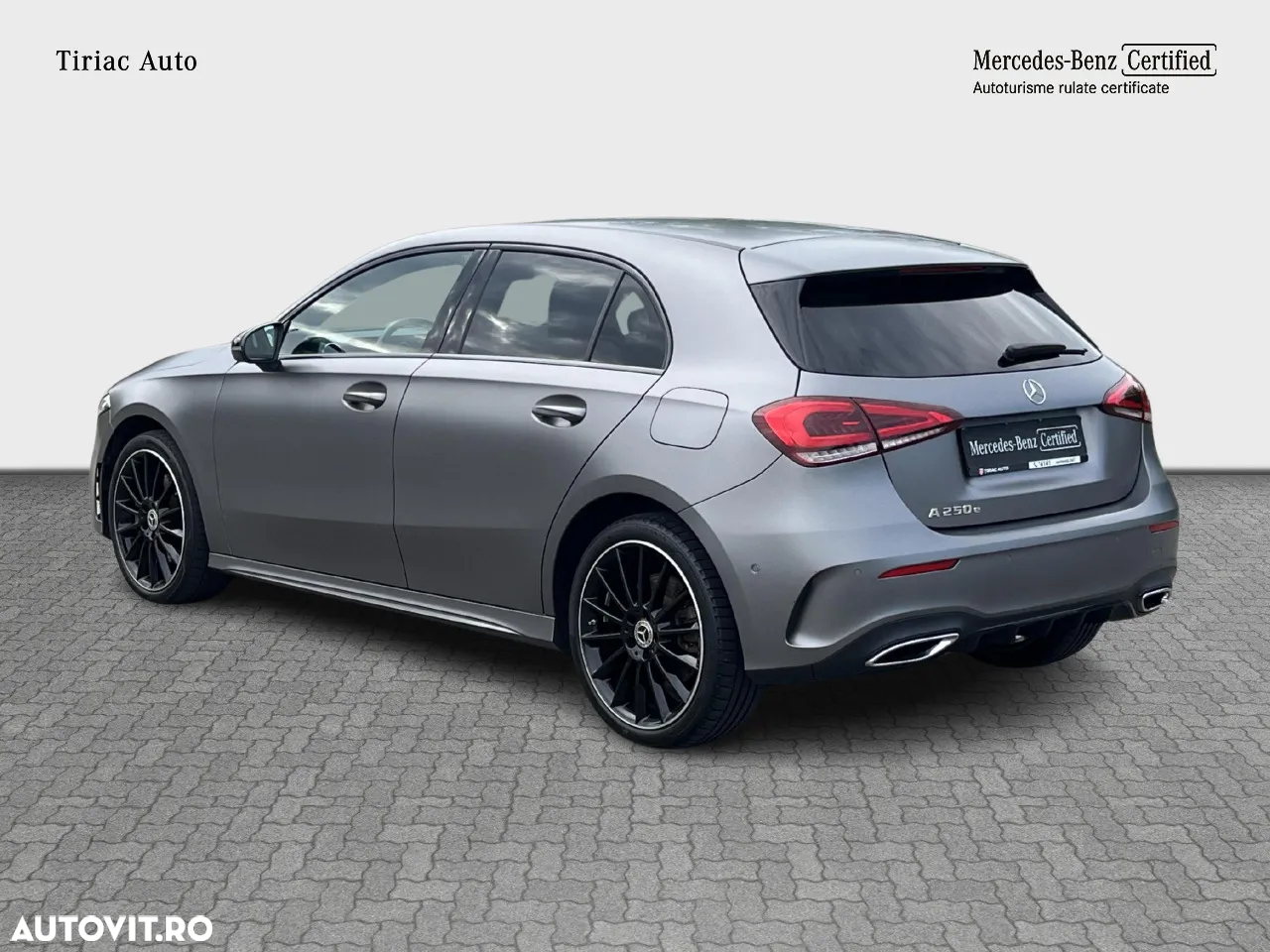 Mercedes-Benz A 250 e 8G-DCT AMG Line - 4
