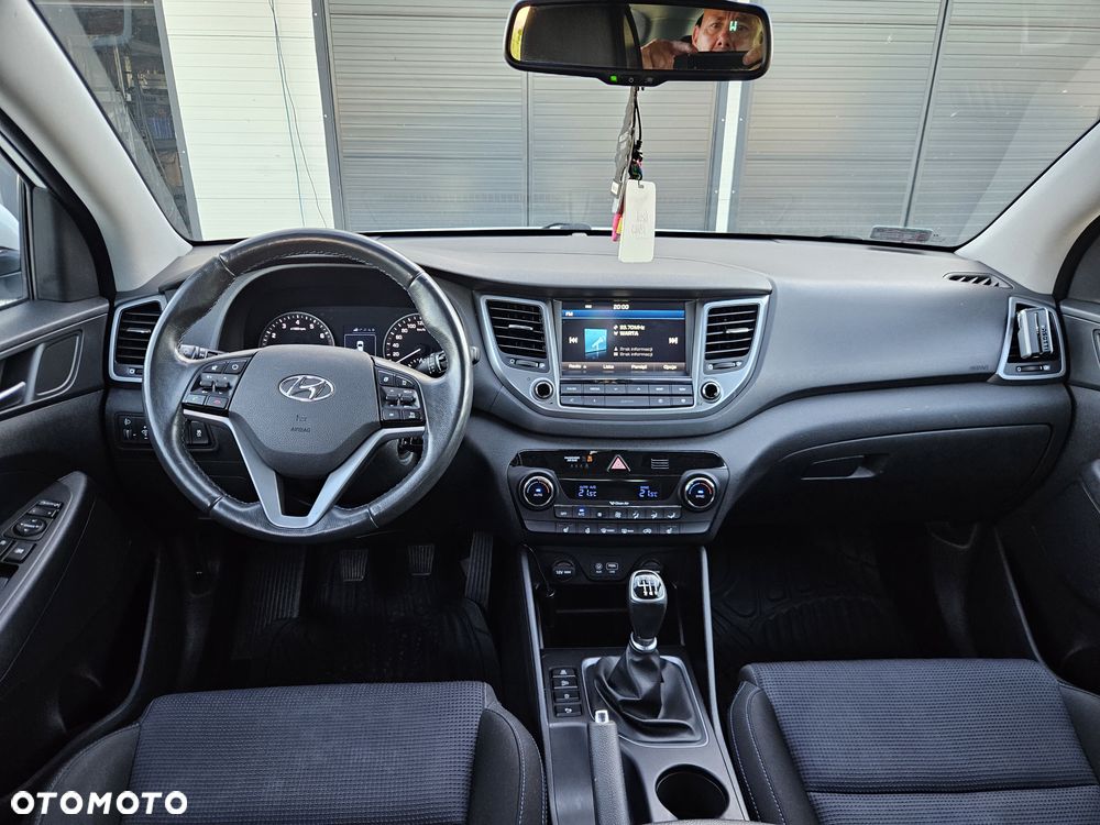 Hyundai Tucson 1.6 GDI BlueDrive GO 2WD - 24