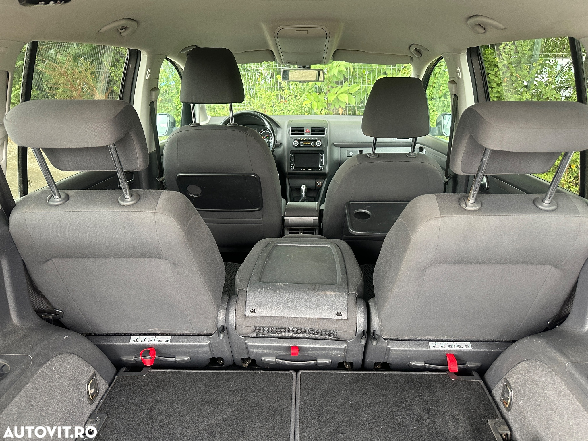 Volkswagen Touran 2.0 TDI DPF BlueMotion Technology DSG Comfortline - 12