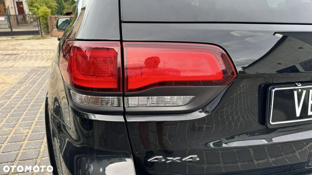 Jeep Grand Cherokee - 15